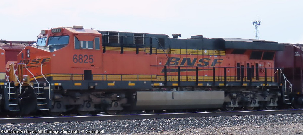 BNSF 6825